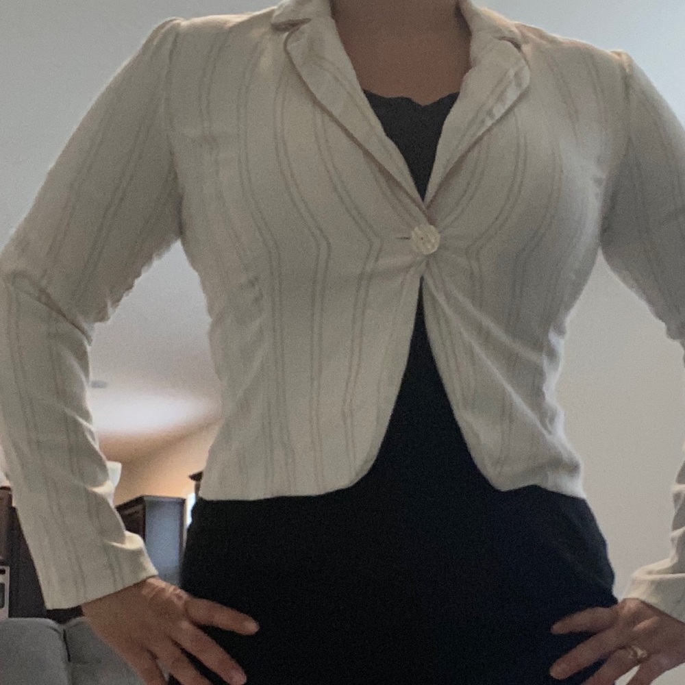 Jacket 🧥 - Picture 4 of 5